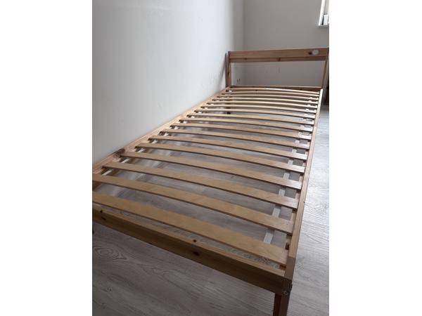 Bedframe IKEA