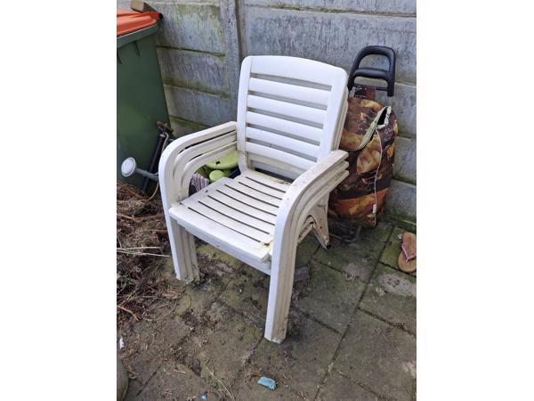 3 stevige terrasstoelen