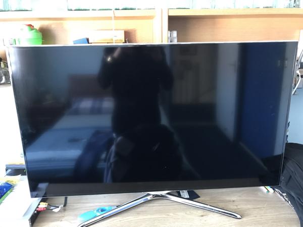 Samsung smart led tv , zo goed als nieuw. 100cm diagonaal...