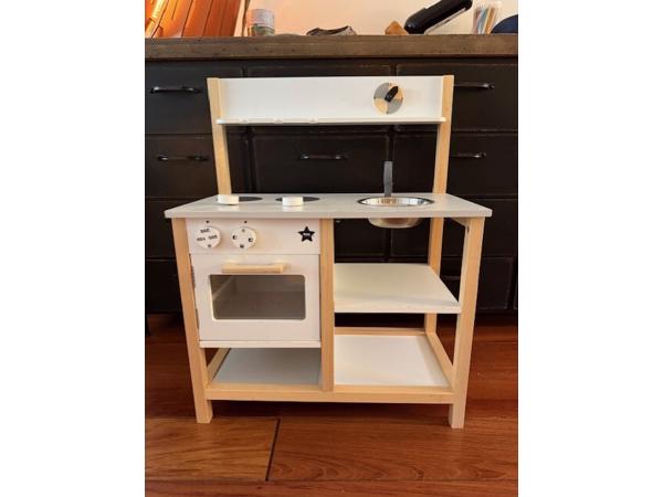 speelkeukentje in goede staat