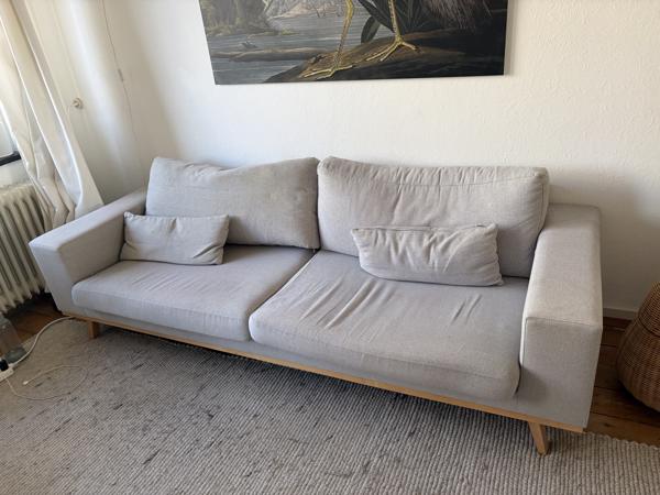 Nous living 3-zitsbank torino, grijs met houten poten