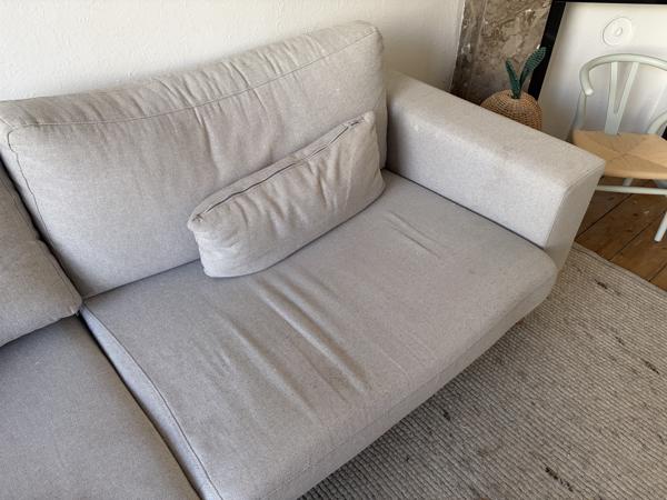 Nous living 3-zitsbank torino, grijs met houten poten