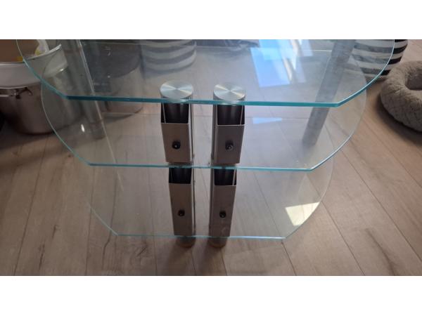 Glazen audio tafel