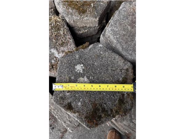 GRATIS buiten tegels , op te halen in VUGHT.