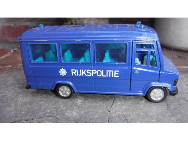 Siku 1921 nl rijkspolitie bus