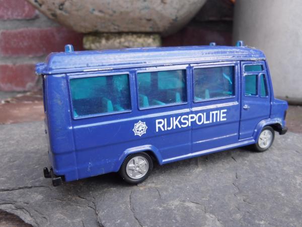 Siku 1921 nl rijkspolitie bus