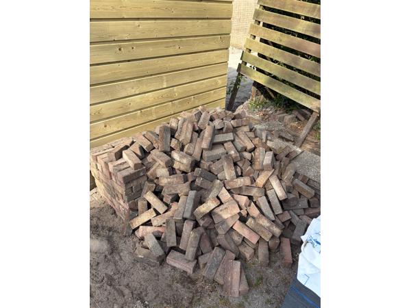 Gratis af te halen: diverse bestratingsmaterialen