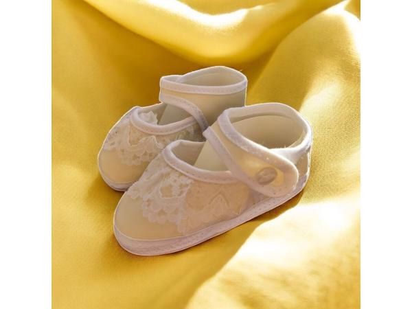 Junior Joy Babyschoenen Newborn Meisjes Geel met wit kant