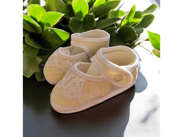 Junior Joy Babyschoenen Newborn Meisjes Geel met wit kant