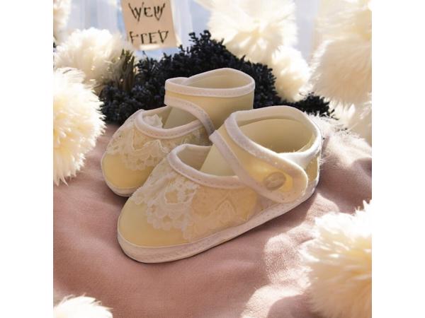 Junior Joy Babyschoenen Newborn Meisjes Geel met wit kant