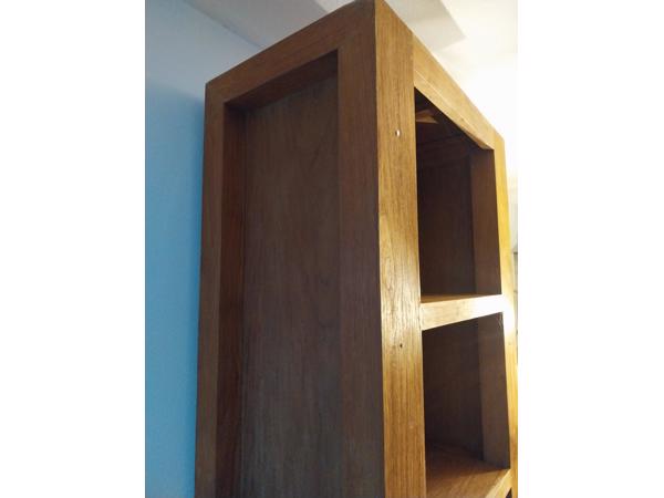 Boekenkast teakhout, open aan achterkañt