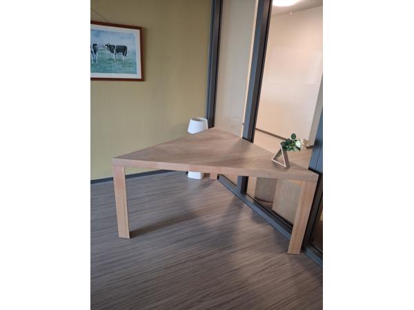 Eettafel driehoek