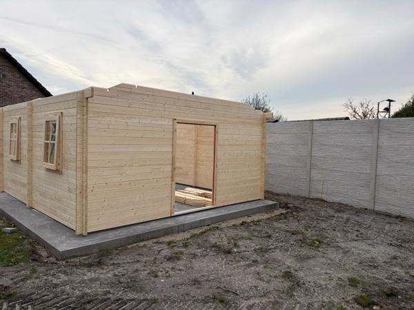 MAATWERK: blokhutten, woonunits, bijgebouwen.
