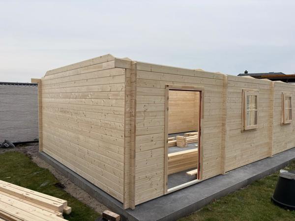 MAATWERK: blokhutten, woonunits, bijgebouwen.