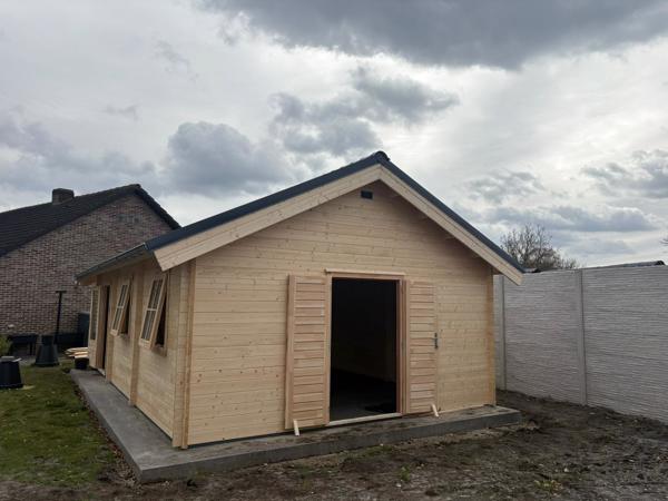 MAATWERK: blokhutten, woonunits, bijgebouwen.