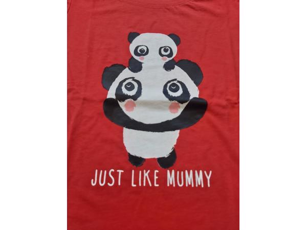 Glo-Story t-shirt rood panda beren just like mummy M