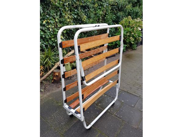 Onderstel voor ( logeer-) bed