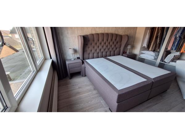 Mooie boxspring kleur lever afm. 180x200cm