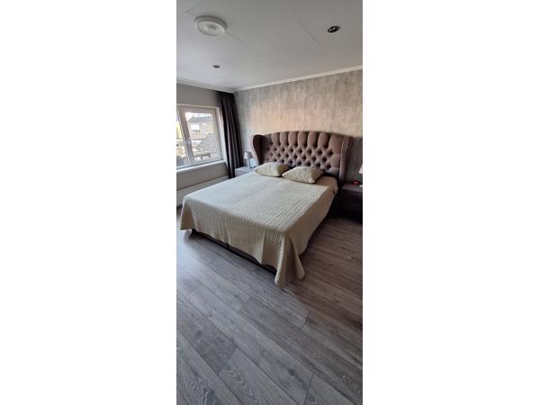 Mooie boxspring kleur lever afm. 180x200cm