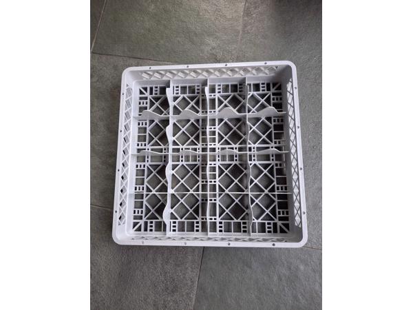vier kratten voor horeca afwasmachine/vaatwasmachine