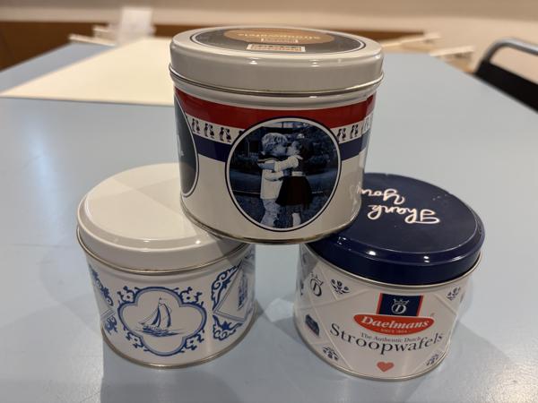 Los of samen te koop : 23 blikken trommels bussen oud nieuw