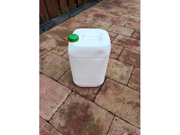 Petroleum 25 liter (1,75 pl) 43,75 euro