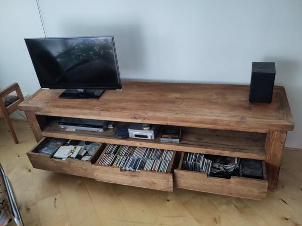 Robuust eiken dressoir met moderne uitstraling