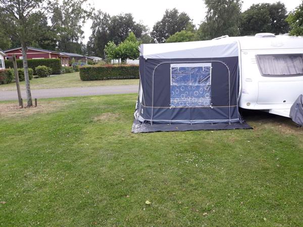 HOBBY DE LUXE 400SF. VOORTENT, LUIFEL, MOVER