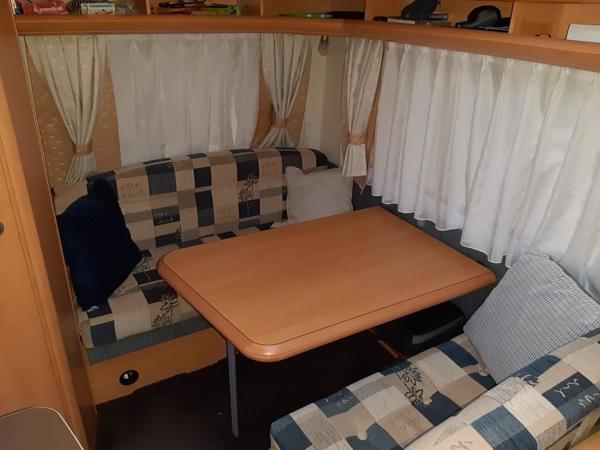 HOBBY DE LUXE 400SF. VOORTENT, LUIFEL, MOVER