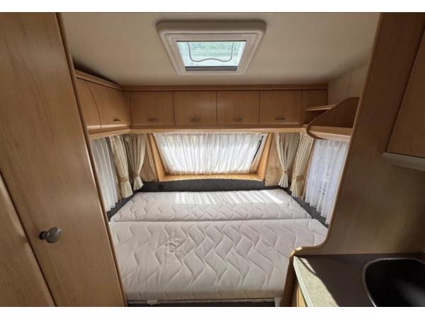 HOBBY DE LUXE 400SF. VOORTENT, LUIFEL, MOVER