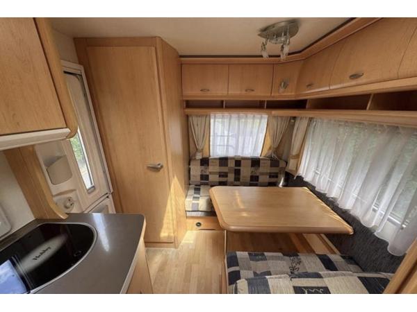 HOBBY DE LUXE 400SF. VOORTENT, LUIFEL, MOVER