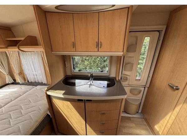 HOBBY DE LUXE 400SF. VOORTENT, LUIFEL, MOVER