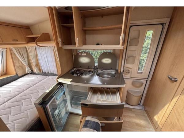 HOBBY DE LUXE 400SF. VOORTENT, LUIFEL, MOVER