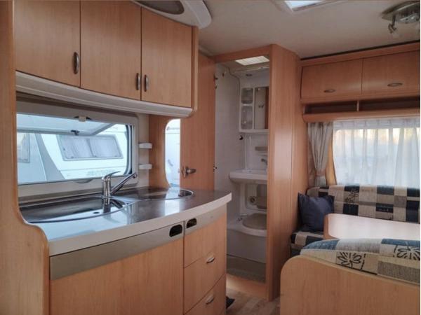 HOBBY DE LUXE 400SF. VOORTENT, LUIFEL, MOVER