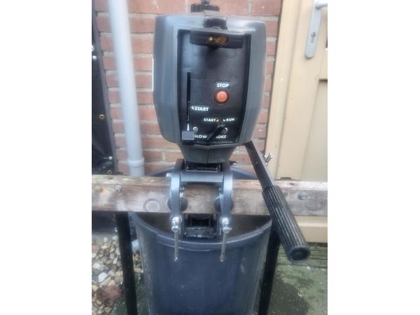 mariner {yamaha} 2 pk tweetakt kortstaart met inwendige tank