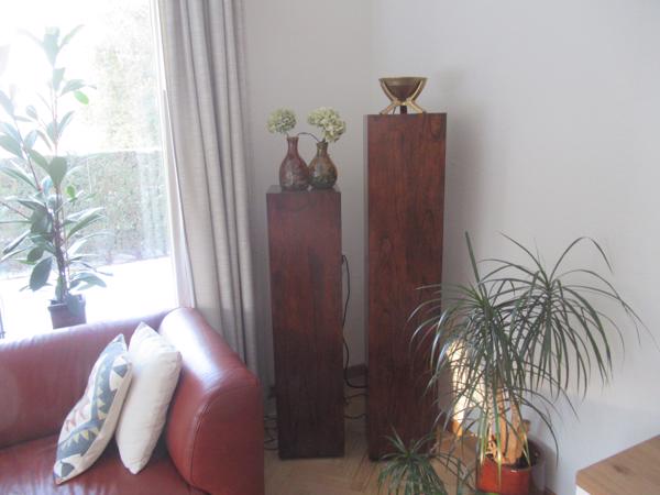 Prachtig TV meubel mindy Hout en 2 houten bijpassende zuilen