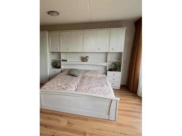 Bed en wand meubels en kasten