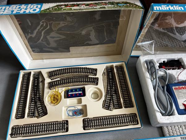 2 sets van Marklin incl wat losse onderdelen