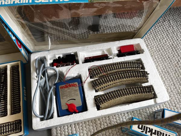2 sets van Marklin incl wat losse onderdelen
