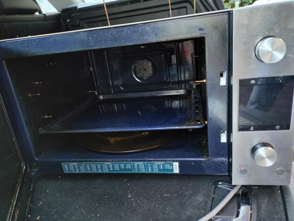 Combimagnetron Samsung compleet en goed werkend.