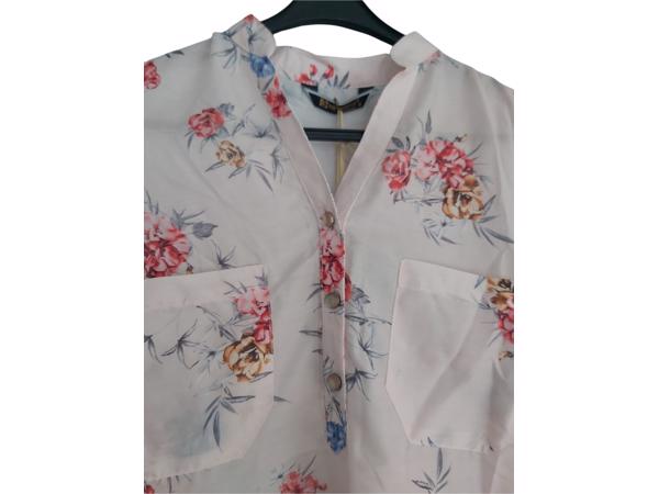 Metrofive bloemen tuniek shirt lichtroze S