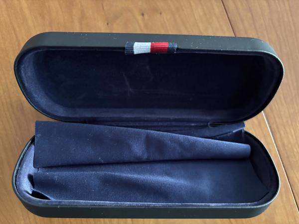 Nieuwe brilkoker Tommy Hilfiger bril koker brillenkoker