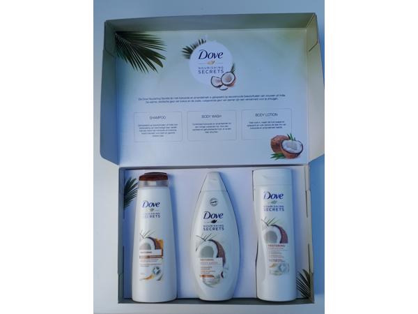 NIEUW - Dove Nourishing Secrets pakket KOKOS