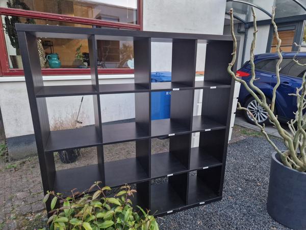 mooie boekenkast en ladekast