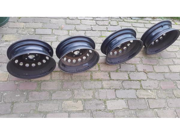Stalen velgen 5Jx14 ET 39 o.a. Yaris 4 gats 14 inch 5J x 14