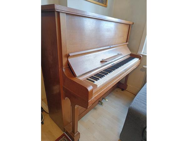 L. Simon upright piano (Amsterdam Oost)