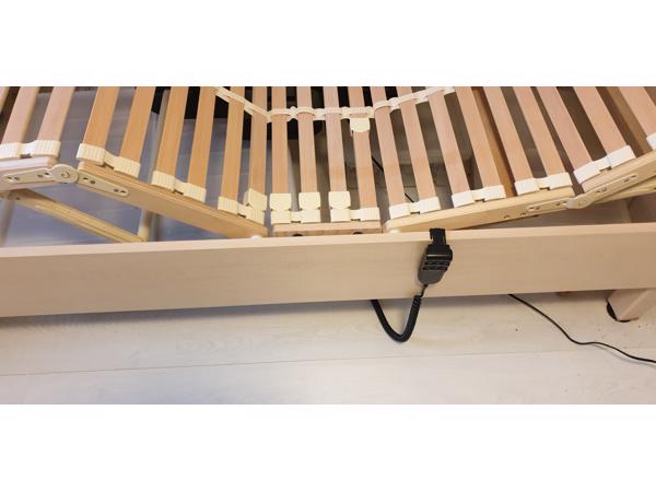 1 persoonsbed compleet, met elektrisch verstelbare bedbodem