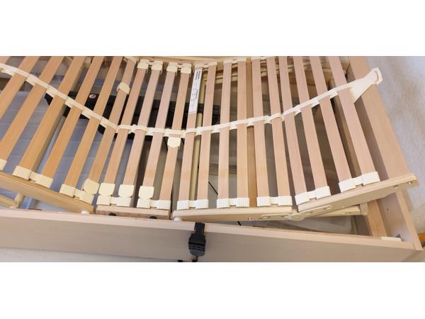 1 persoonsbed compleet, met elektrisch verstelbare bedbodem