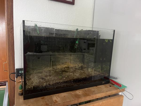 Leeg Aquarium