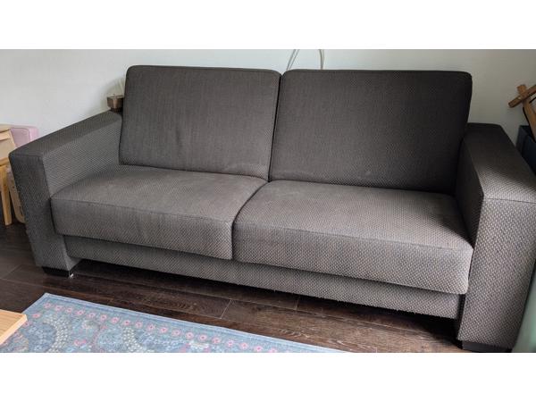 Donkerbruine 2,5-zits bank